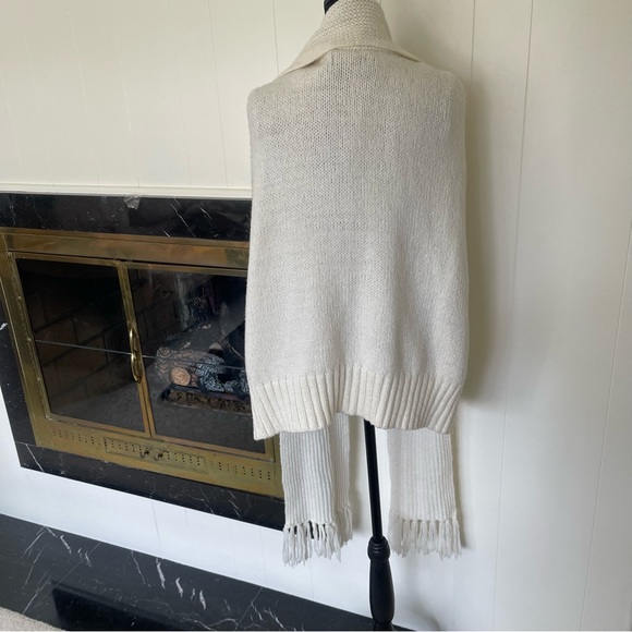 Jennifer Lopez Sweater with scarf size small - Picture 6 of 7